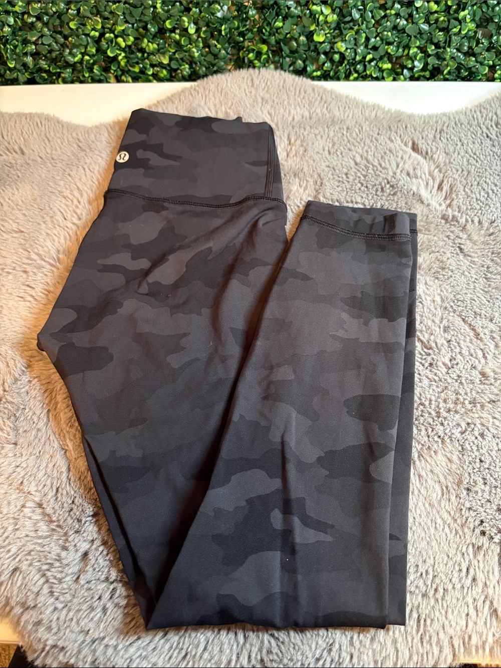 lululemon athletica Black Camo High-Rise Align Leggings Size 4
